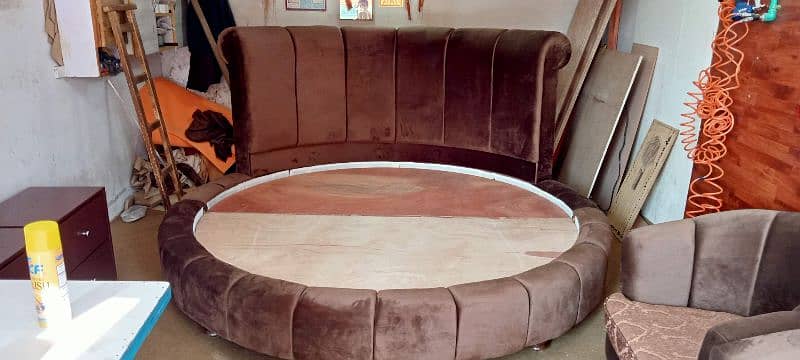 Round Bed 13