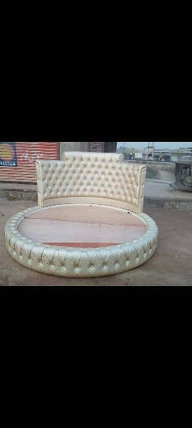 Round Bed 14