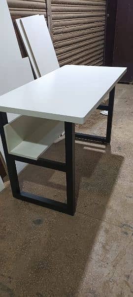 Study Working Plus Gaming Table Available 5