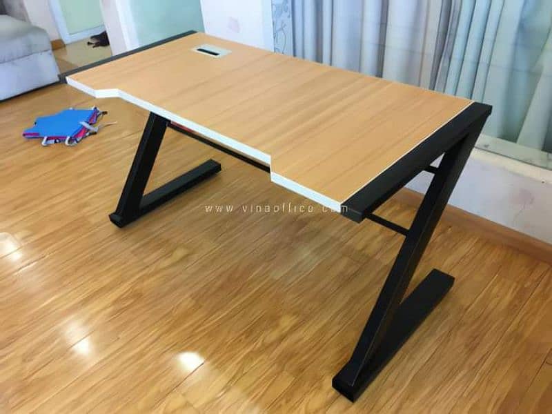 Study Working Plus Gaming Table Available 10