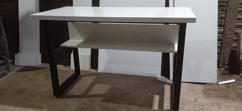 Study Working Plus Gaming Table Available 11