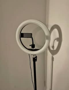 ring light with tripod