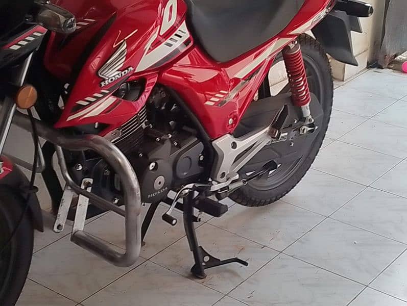 HONDA CB150F.  MODEL 2024 3