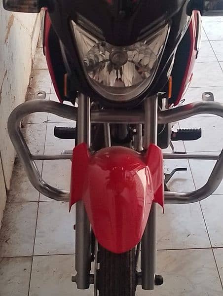 HONDA CB150F.  MODEL 2024 4