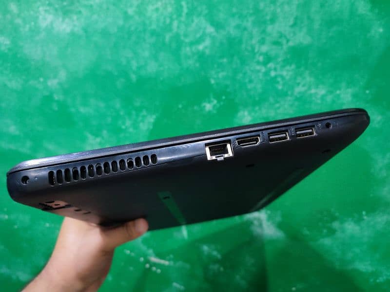 HP Laptop Core i7 6 Generation AMD 2 GB Graphic Card 4 GB DDR4 512 GB 7