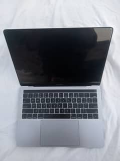 MacBook Pro 2018 8gb 256gb