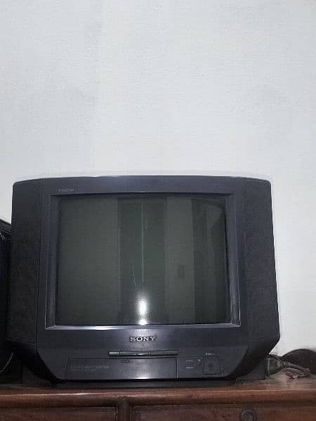 Sony Stereo MultiSystem TV with TV Trolley 0