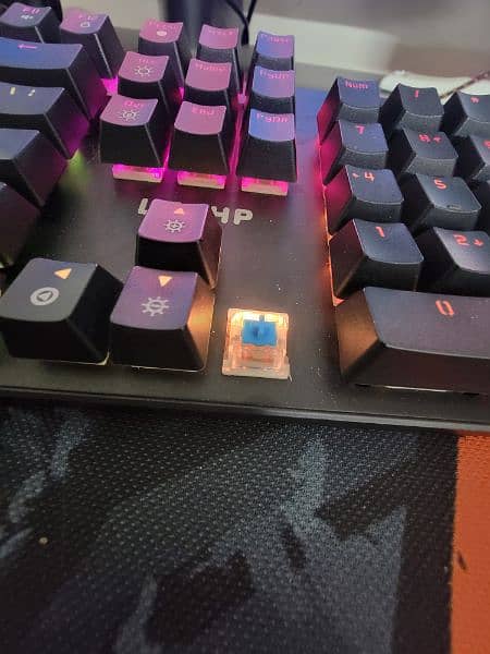 Mechanical keyboard RGB Blue Switches 8/10 1