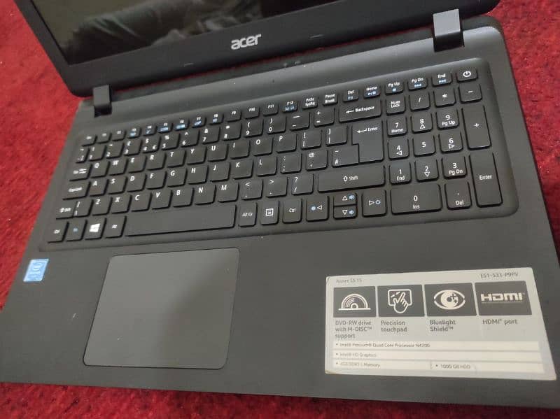 Acer Aspire es15 8gb Ram 1tb hard 128gb ssd 3