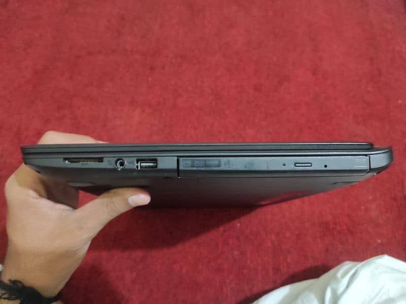 Acer Aspire es15 8gb Ram 1tb hard 128gb ssd 9