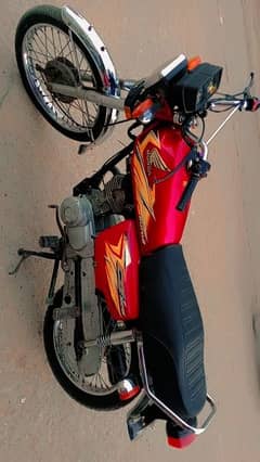 Honda 125 Full Geniyan 10/10 condition 1 rupay Ka bi Kam nh hai