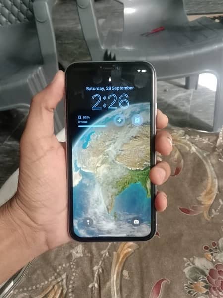 iphone11 /128 GB factory unlock nun PTA 3