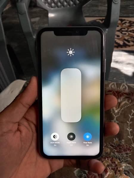 iphone11 /128 GB factory unlock nun PTA 10