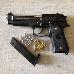 berrata 92fs and colt 1911 airsoft guns in toy metal pistols