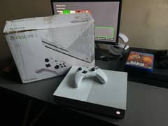 XBOX ONE S 1TB with box