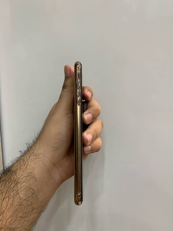 Iphone Xs max 4