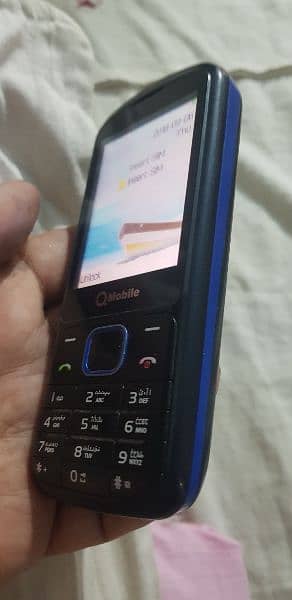 qmobile e4 1