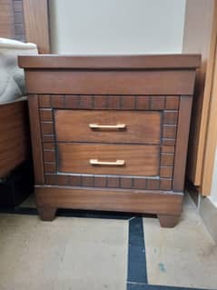 BED WOODEN KING SIZE URGENT SALE