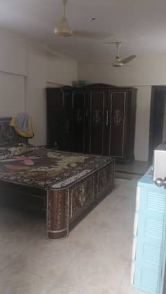 240 yards Double portion 3 bed d/d + 2 bed d/d Gulshan e Iqbal block 13c opposite Baitul Mukaram masjid