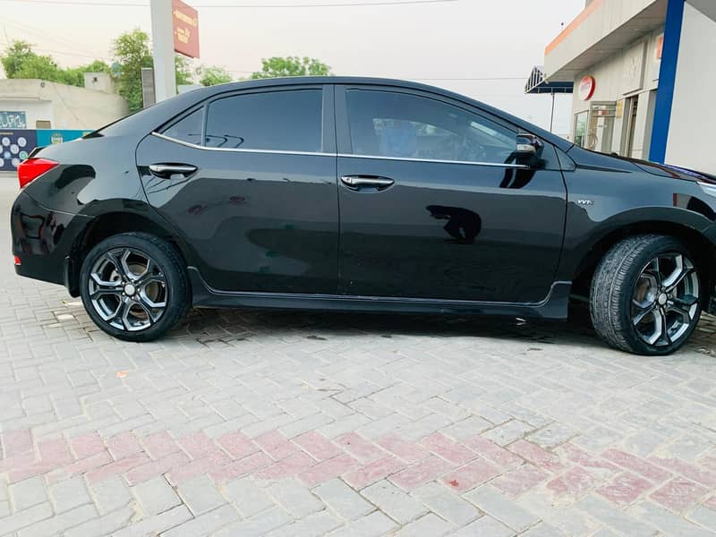 Toyota Corolla GLI 2015 Automatic 3