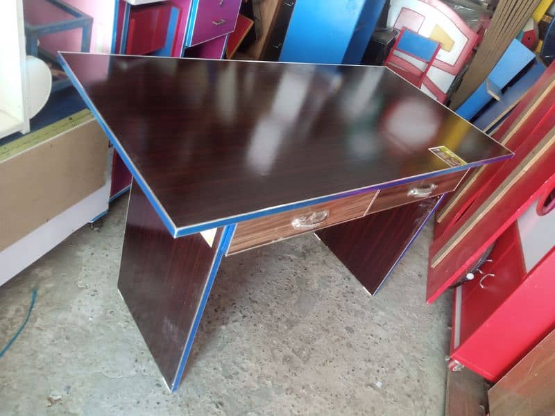 new high quality 2ft/4ft office computer store table available 2