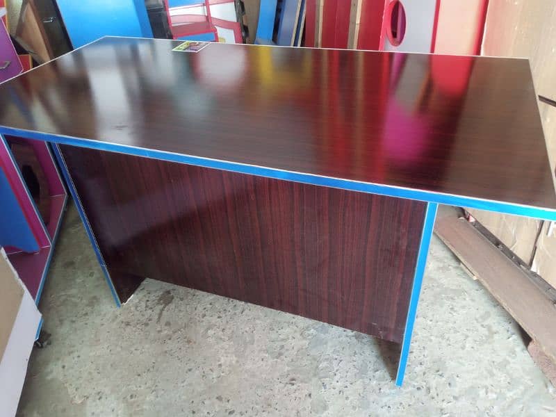 new high quality 2ft/4ft office computer store table available 1