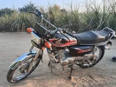 selling Honda 125 urgently