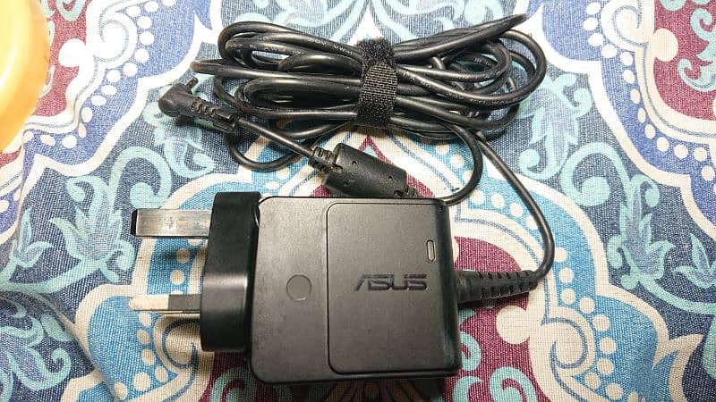 Genuine Asus Laptop Charger 19V 1.58A, 30W 1