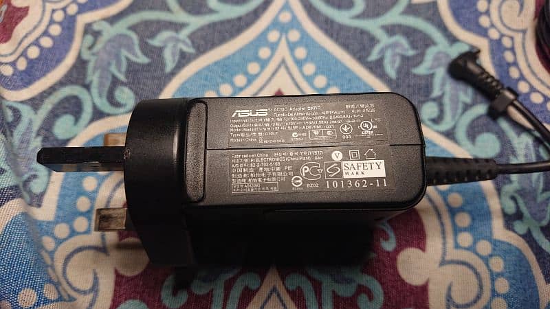 Genuine Asus Laptop Charger 19V 1.58A, 30W 2