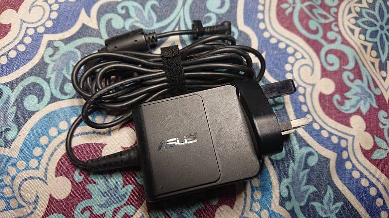 Genuine Asus Laptop Charger 19V 1.58A, 30W 4