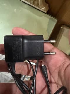 Nokia small pin charger