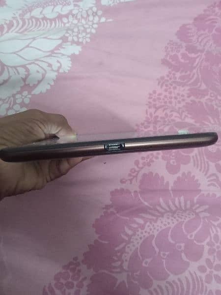 QUA TAB 3 gb ram 32 gb storage good condition 2