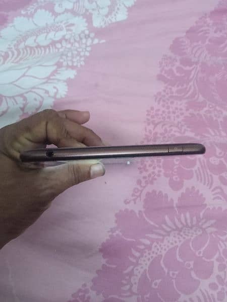 QUA TAB 3 gb ram 32 gb storage good condition 7