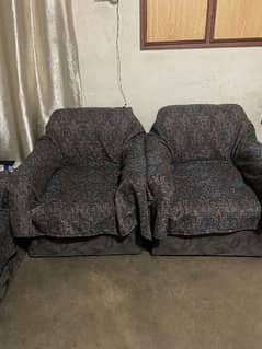 3 1 1 seaters sofa for sale