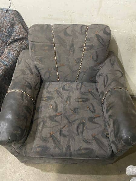 3 1 1 seaters sofa for sale 3