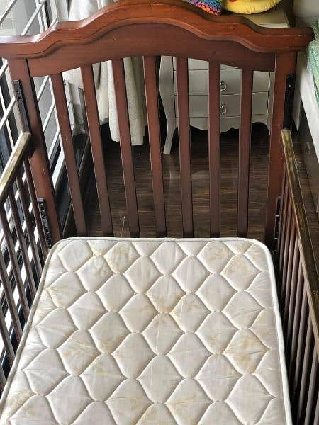 wooden cot of juniors brand 1