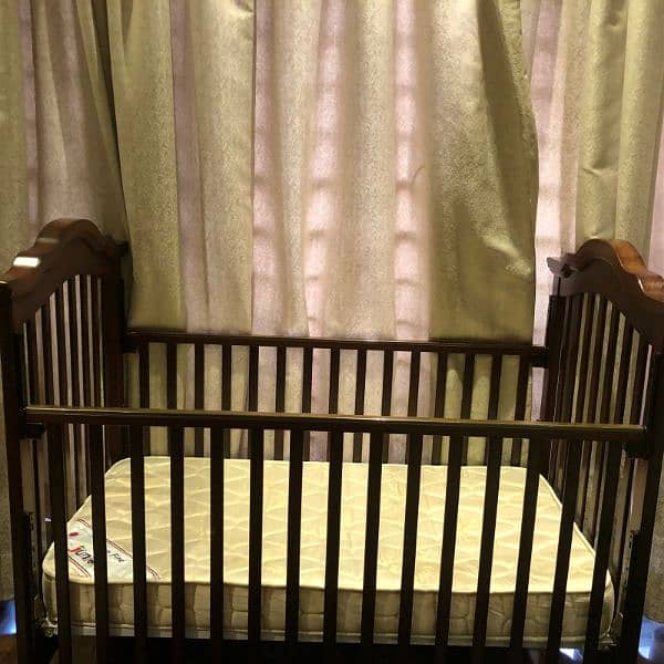 wooden cot of juniors brand 2