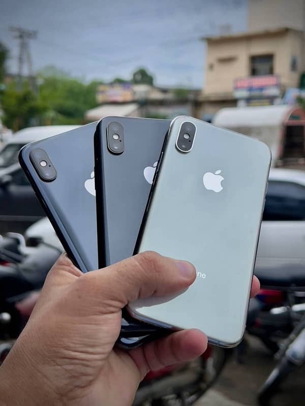 IPhone X factory unlock 64 Gb Condition 10/10 only wtsp msg03296346059 0