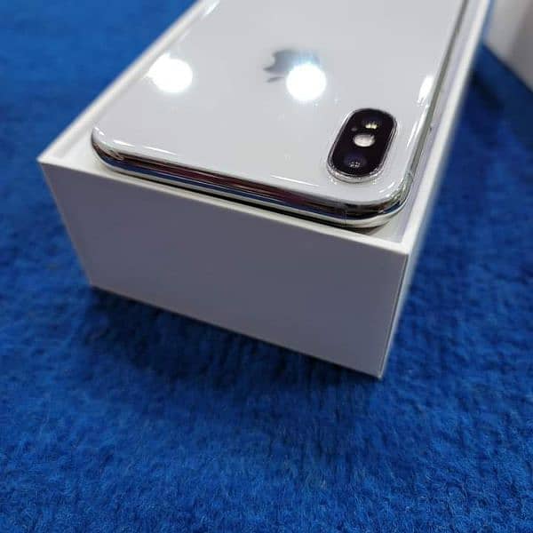 apple iphone x 64 GB full box 3