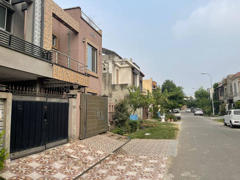 5 marls house for sale in paragon city lahore 1