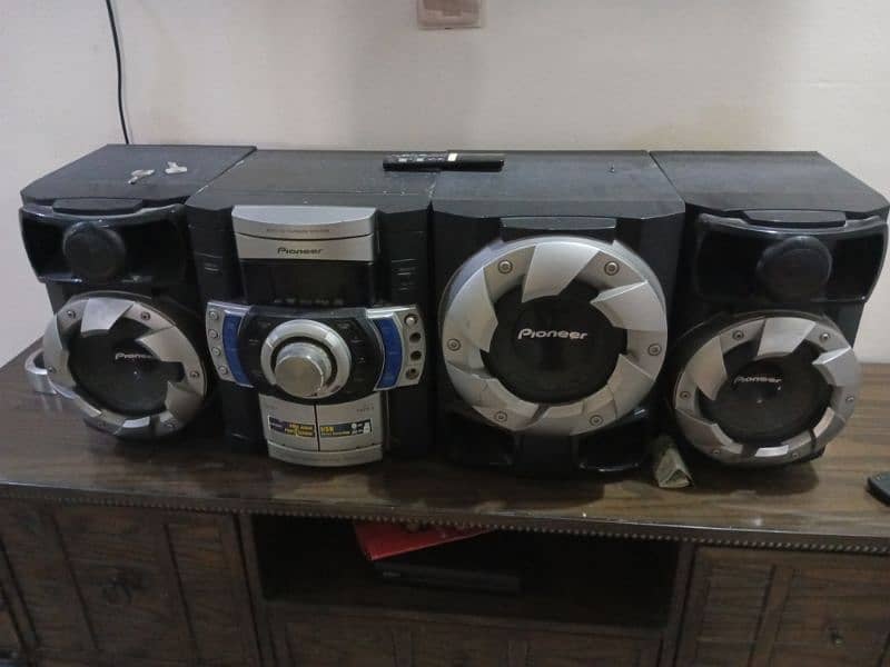 Speaker for sale urgent 1