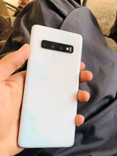 samsung s10 good in condition minnor dot on screen no shade