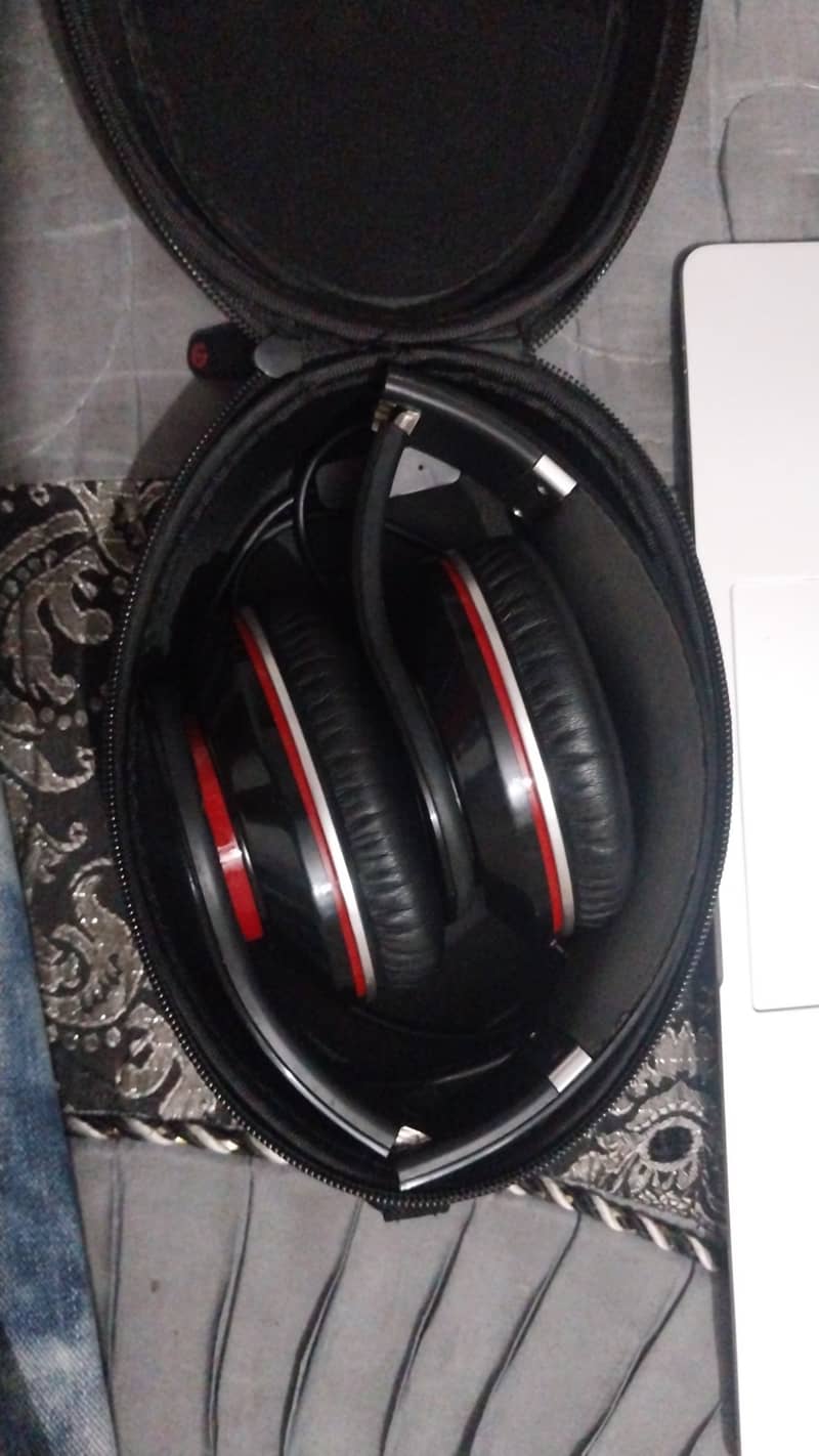 Dr. Dre Beats Studio Moster Headphones 3