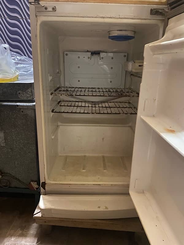 Urgent !Small Dawlance Fridge 1