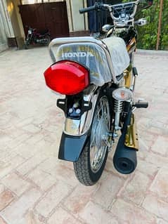 HONDA 125 SPECIAL EDITION GOLD