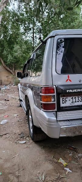 Mitsubishi Pajero 1992 6