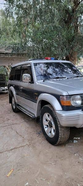 Mitsubishi Pajero 1992 9