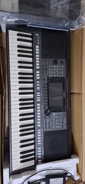 Yamaha s770 with original supply box and all original accessories 6