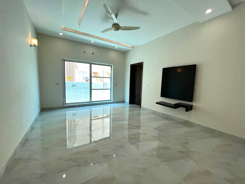 Modern 5-Bedroom Double-Unit House for Rent in Prime DHA Phase 6 Block H 9