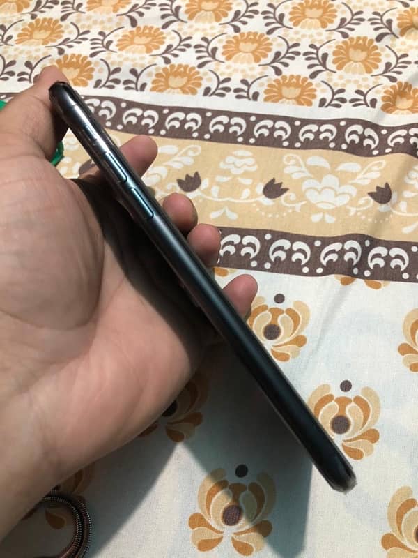 Iphone 11 pro max 512gb scratchless condition 5